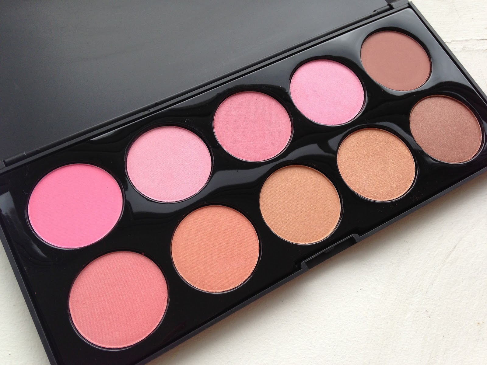 Crown Brush Crownbrush 10 Blusher Palette with Blusher Application Tips!