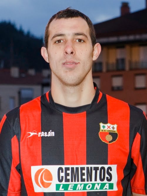 MIRANDA DEPORTIVA Urko Vera se enfrentó al Mirandés dos veces en la