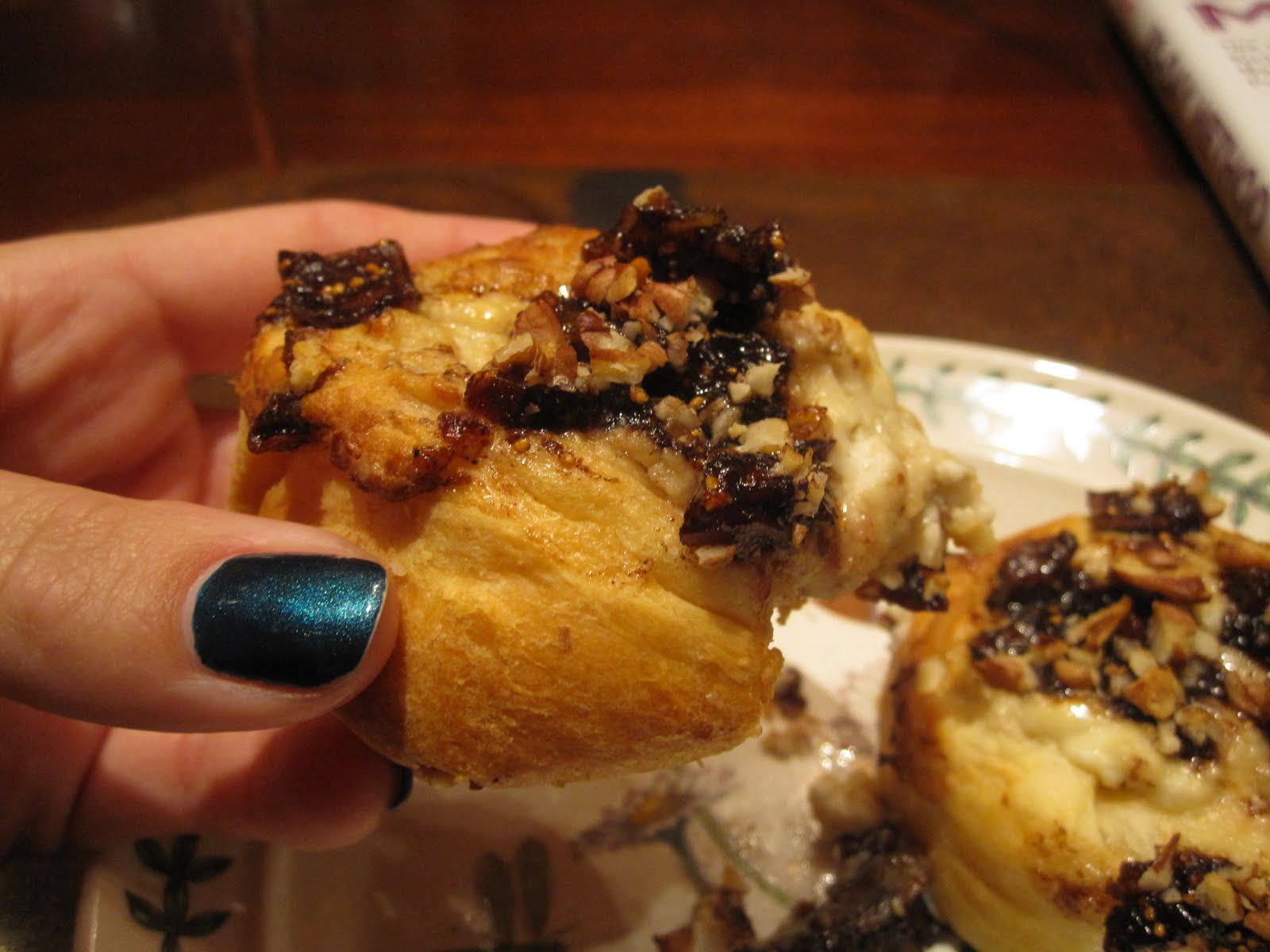 Lindsay Loves It All Fig & Blue Cheese Appetizer Tarts