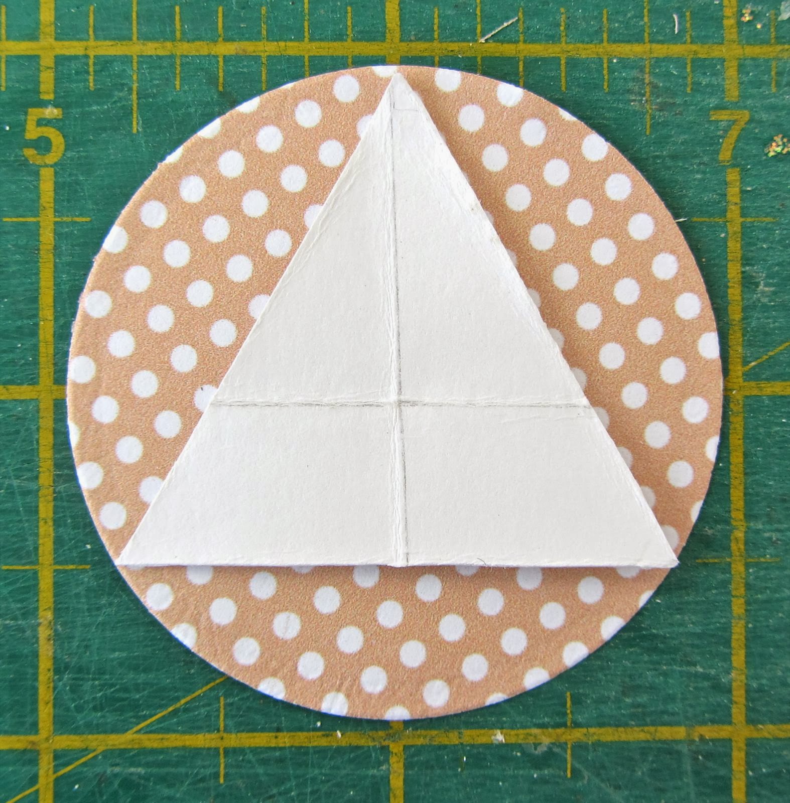 Polkadoodles Crafting Challenge: Tutorial - Paper Bauble