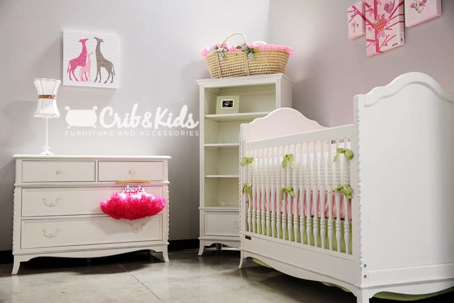 living in the (mom)ent Cribs & Kids Review (GIVEAWAY)