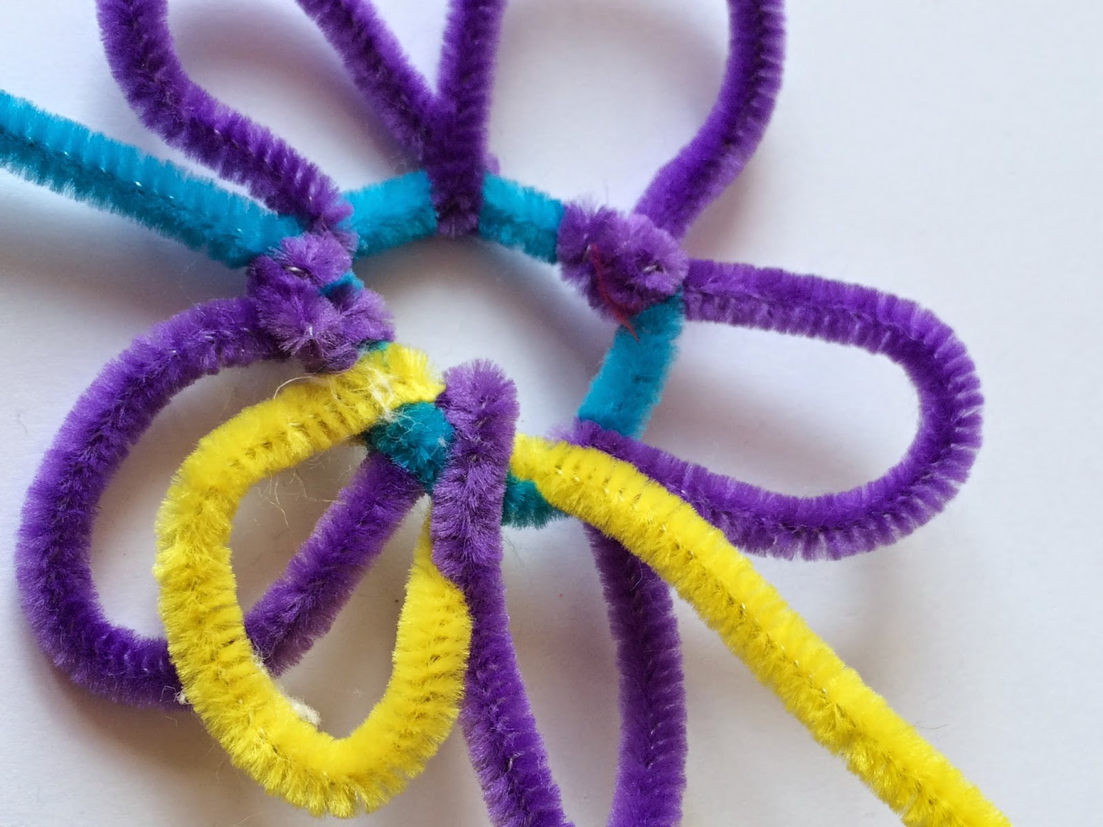 Pipe Cleaner Flowers - ARTBAR
