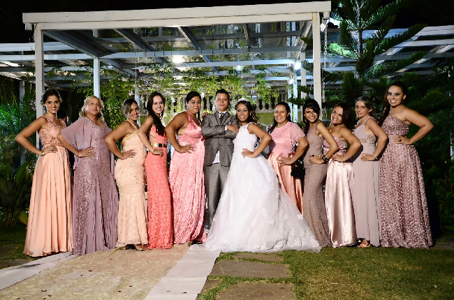 Histórias Reais | Casamento Gisele e Cassio decoração simples casamento, decoração casamento, casamento, casamentos, decoração de casamento, festa de casamento, festa casamento, festa casamento simples, decoração para casamento, vestido de casamento, vestidos de casamento, vestido casamento, vestida de noiva, festa de casamento chic, festa chic, casamento chic, casamento chic simples, casamento clean, casamento chic clean, fotos casamento, fotos de casamentos, casamento rosa, decoração rosa, decoração casamenro rosa, decoração casamento rosa chic, casamento rosa, casamento cor de rosa, decoração de casamento rosa, casamento real, casamentos reais, casamento brasil, casamento brasileiro