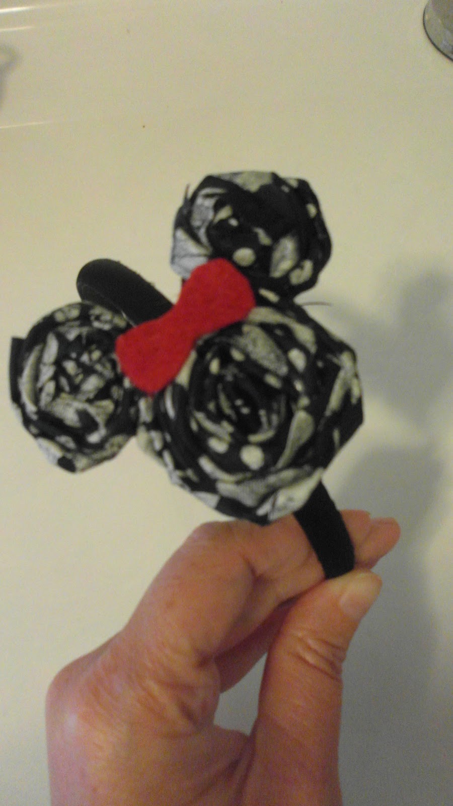 I saw that going differently in my mind... DIY Disney headband