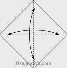 Bước 1: Gấp tờ giấy vào làm bốn để tạo các nếp gấp, sau đó lại mở ra. Bước 1: Gấp tờ giấy vào làm bốn để tạo các nếp gấp, sau đó lại mở ra.