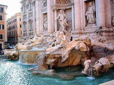 Awesome View of Trevi Fountain