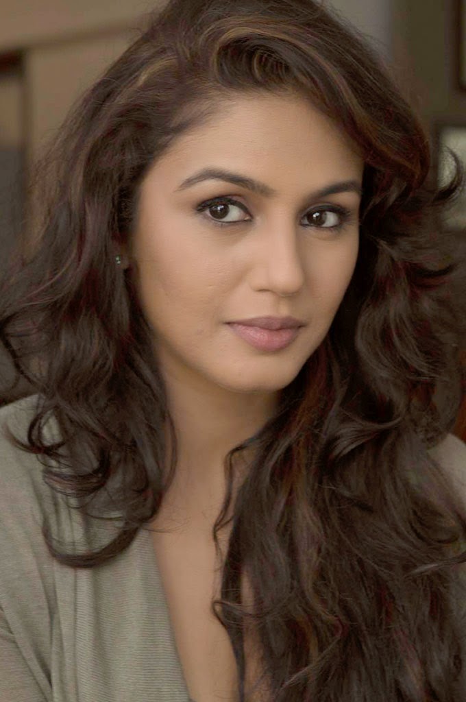 Actress Huma Qureshi Photo gallery | Mallu Actress Photo- Mallu Aunty