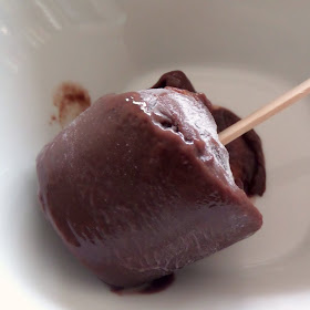 Pudding Popsicles:  A simple way to turn your favorite pudding into a frozen treat. 