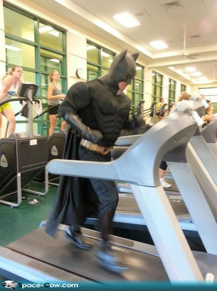 Batman+at+gym+funny+celebrities+picture.jpg