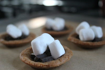 S'mores tartlets before broiling