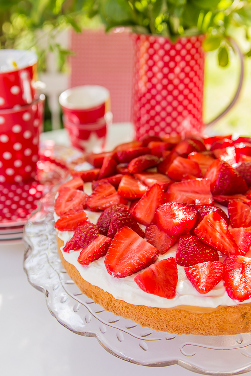 Amalie loves Denmark Erdbeertorte mit Lemon Curd Amalie loves Denmark Erdbeertorte mit Lemon Curd