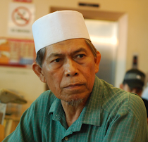 AHMAD KAMBAR, MANTAN PENGARAH JABATAN PERPADUAN SABAH DAN LABUAN.