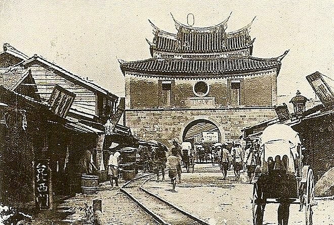 臺北城/（1904年）年底時，所有城牆與西門均遭拆卸，僅剩下