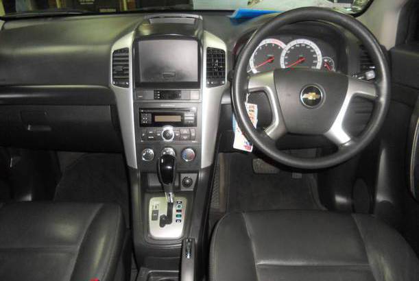 interior mobil chevrolet captiva