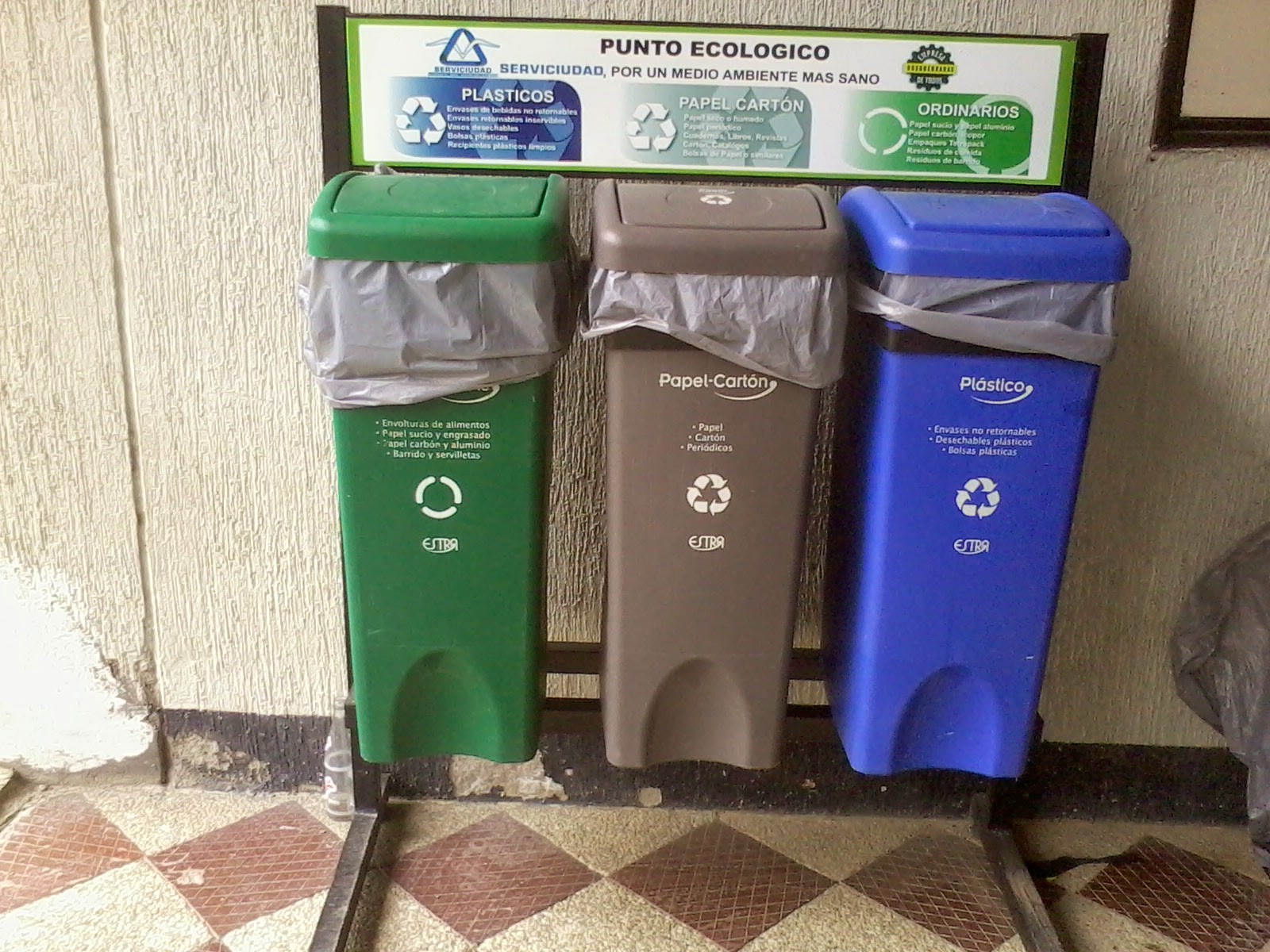 el manejo útil de los residuos sólidos.