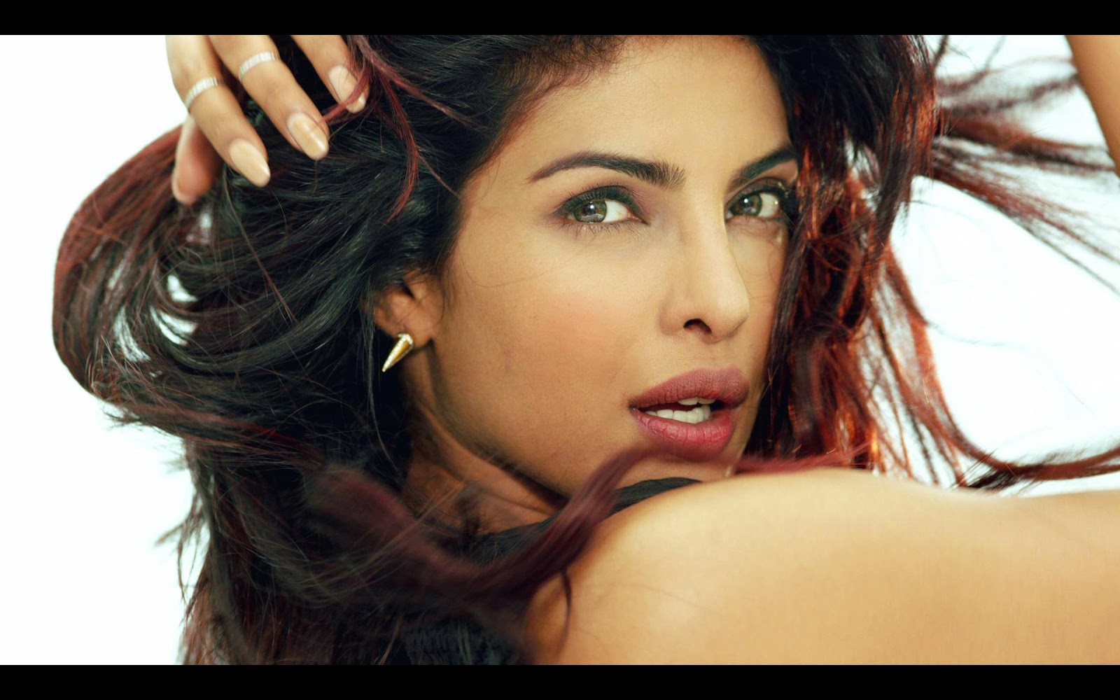 priyanka chopra wallpaper