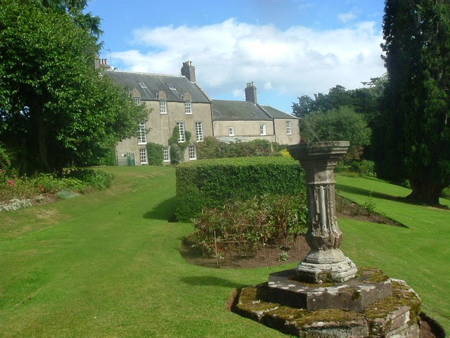 Landed families of Britain and Ireland (160) Arbuthnott of Arbuthnott