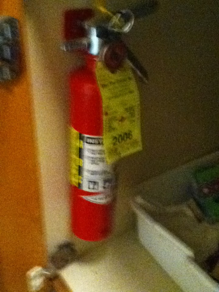 Hale Kai 214 Info and Tips (send me more!) Fire extinguisher is