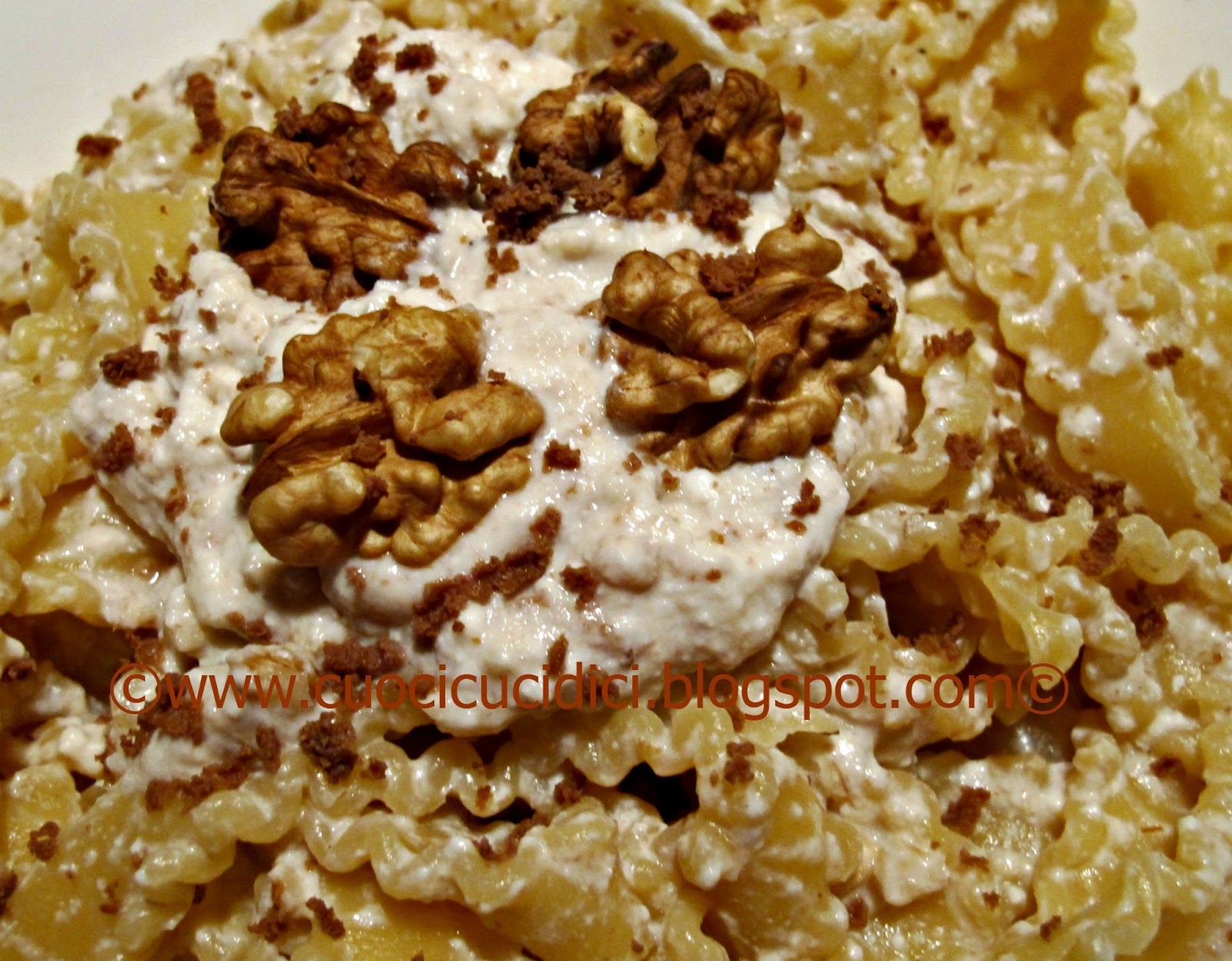 cuocicucidici PASTA CON RICOTTA, BOTTARGA DI TONNO E NOCI PASTA with