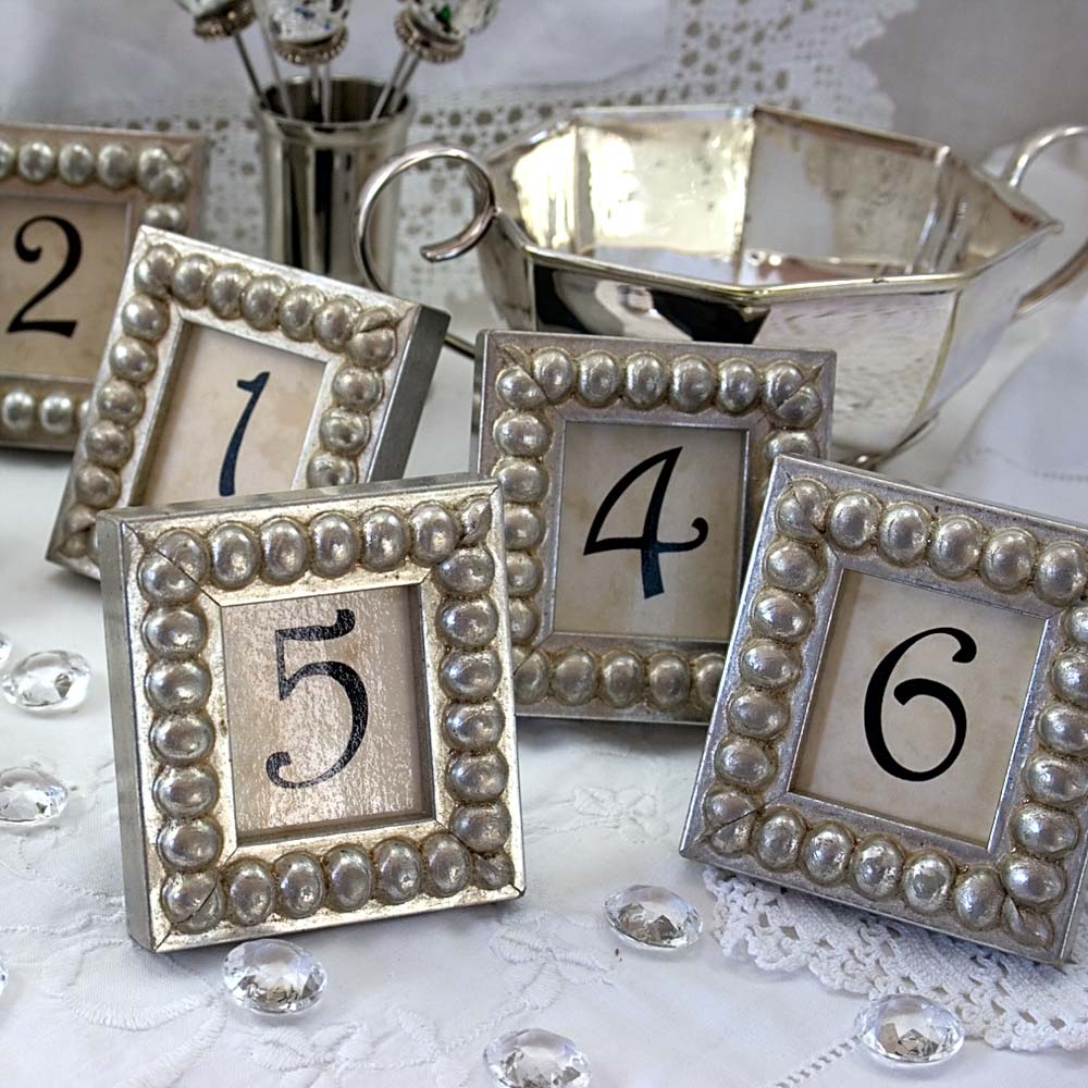 Details in the Decor Table Numbers in Silver Boules Mini Frames for