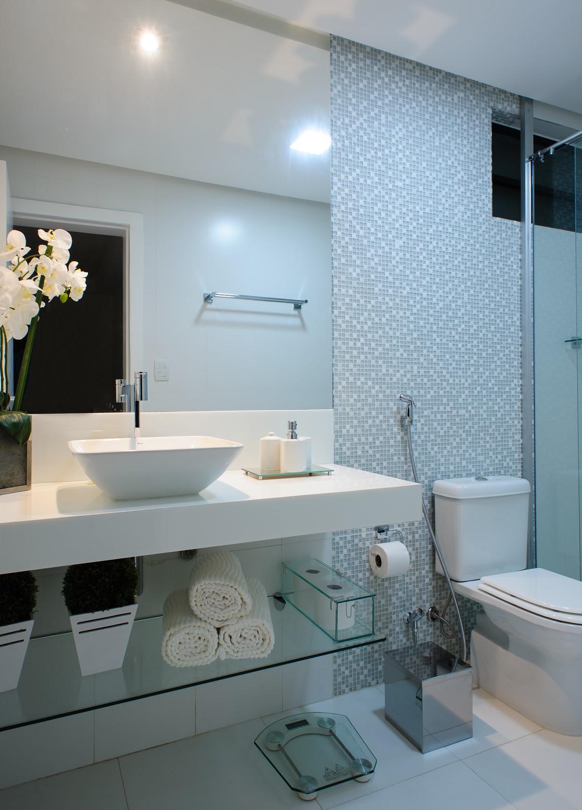 #4E6A7D uma garota Banheiro Pink e branco pastilhas de vidro horizontais e 1150x1600 px Banheiro Vinho E Branco 1617