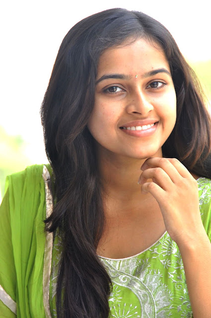 Sri Divya Varutha Padatha Valibar Sangam Heroine_MyClipta