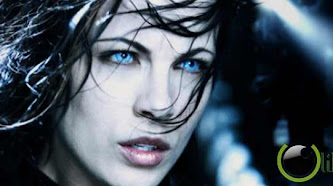 10 VAMPIRE PALING HOT