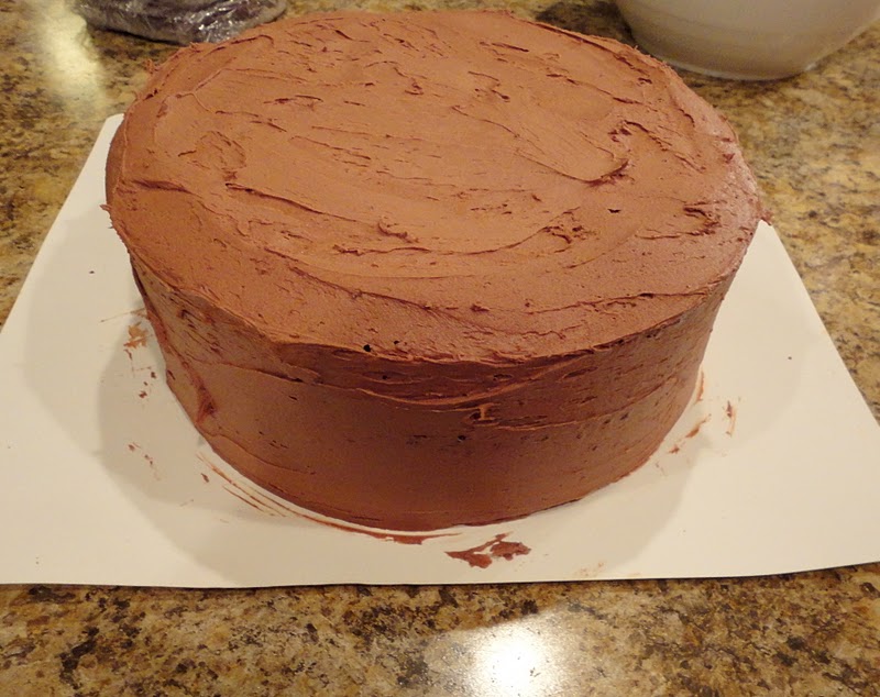 Keeping up with the Kitchen Mom How To Stack, Frost, and Cover Cakes