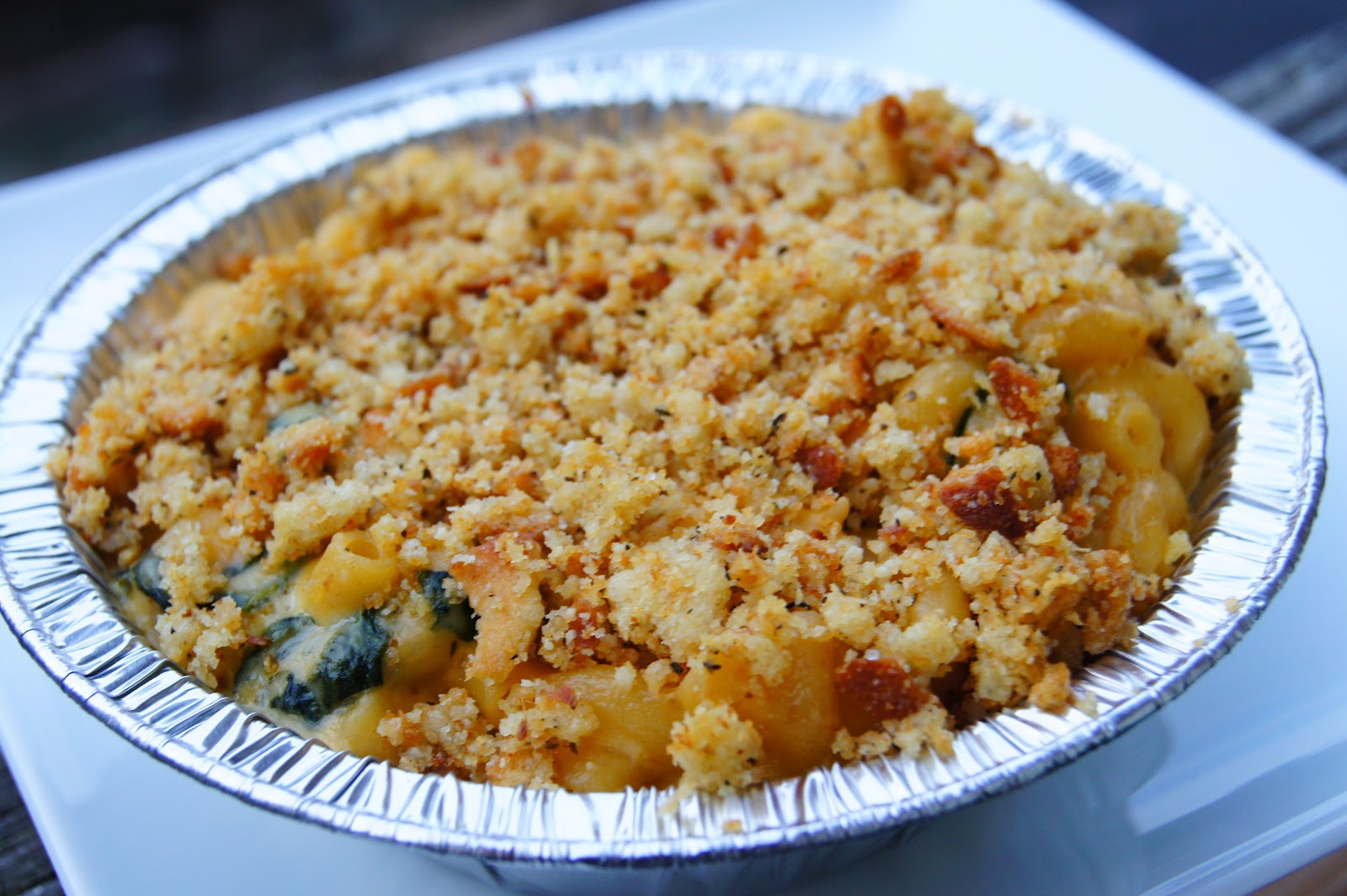 headtones Spinach and Chicken Macaroni + Cheese