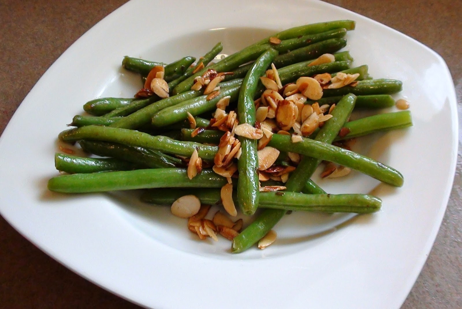 zsuzsa is in the kitchen SAUTÉED GREEN BEENS WITH ALMONDS