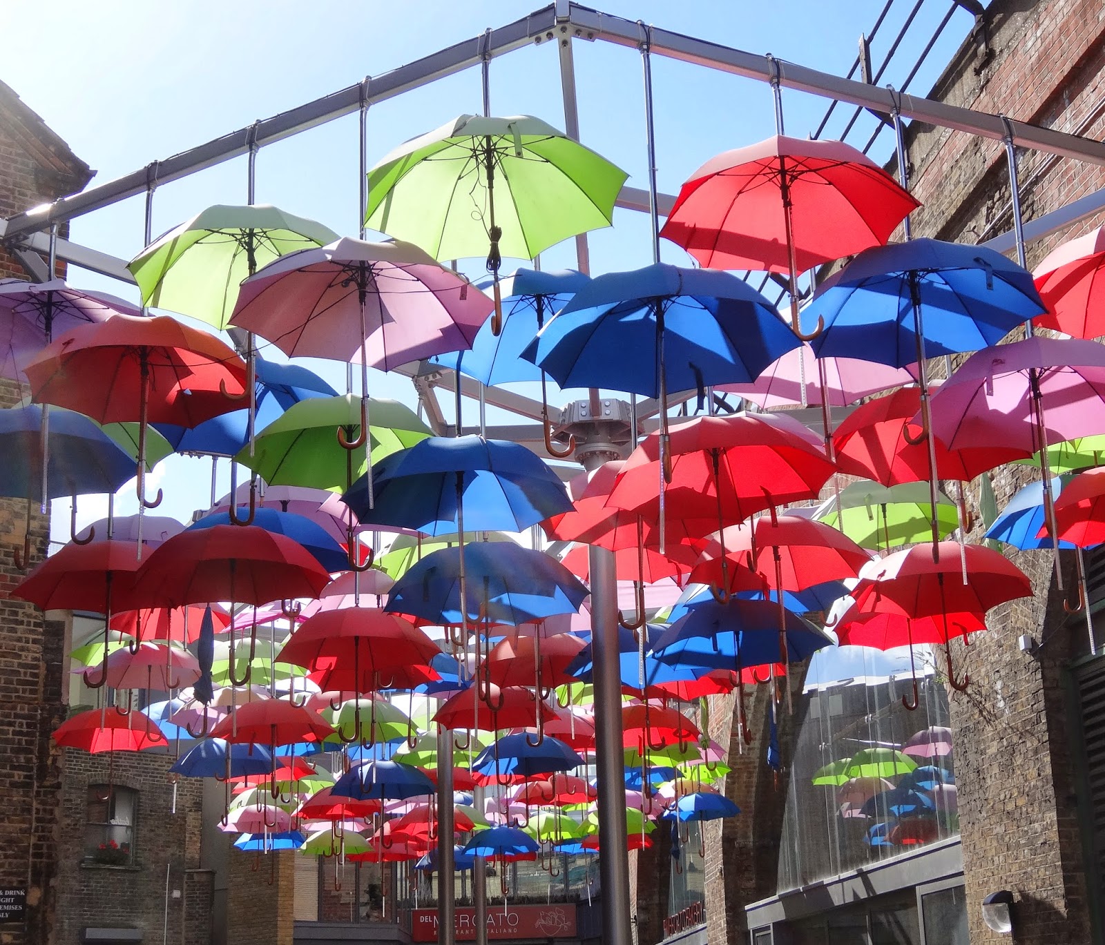 Fmf Compagnie Goodbye Rain Hello Colourful Columbia Road fmf compagnie