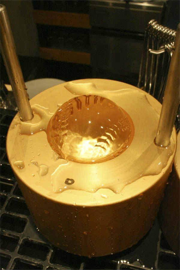 Gravity Powered Ice Ball Mold for crystal clear Ice cubes Spicytec