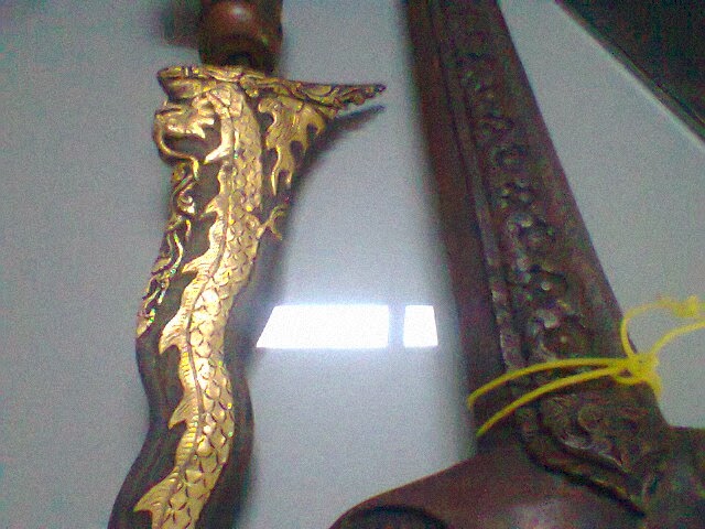 KERIS NOGOSOSRO KINATAH EMAS