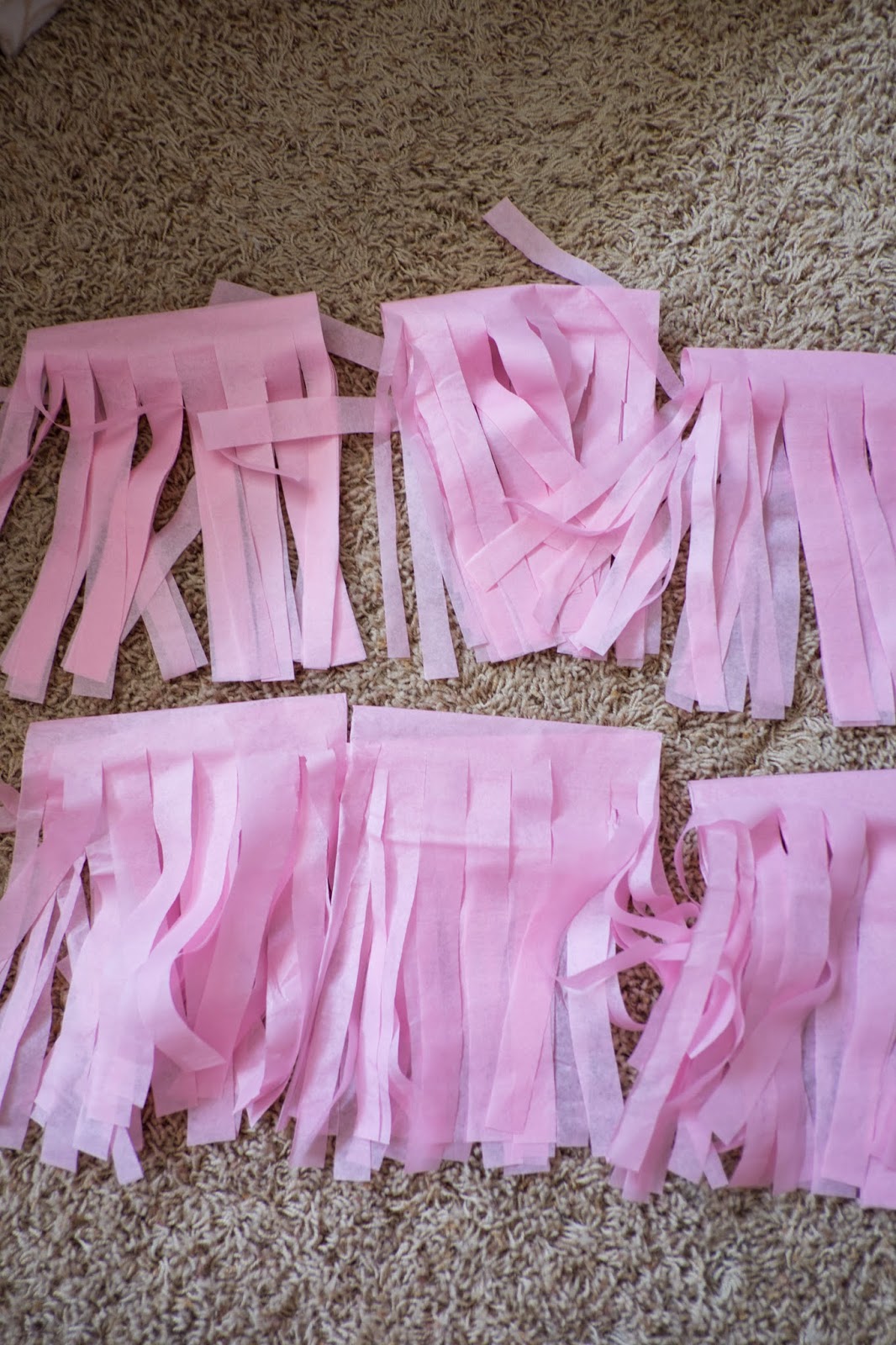 Domestic Fashionista DIY Tissue Paper Garland Twist Tutorial