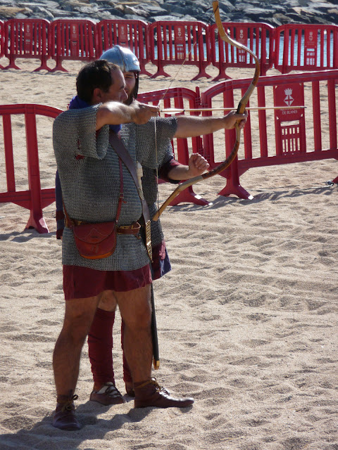 Историческая реконструкция в Бланесе. Стрельба из лука. Историческая реконструкция в Бланесе. Стрельба из лука.