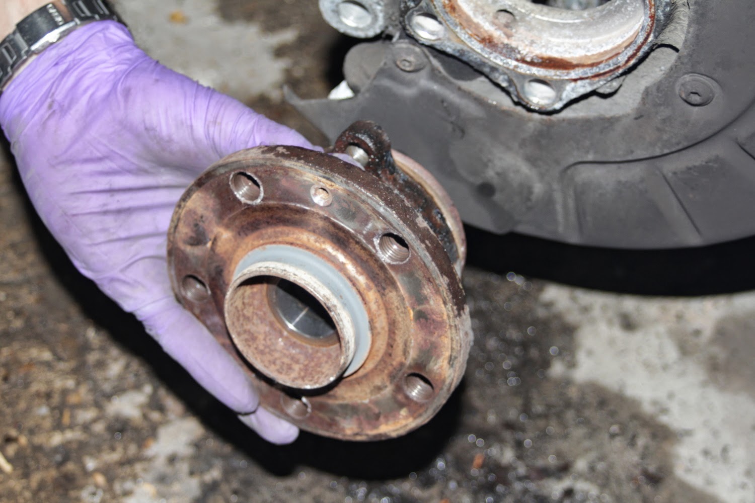 VW Golf Mk4 TDI Diesels Advice, Tips and Reviews Video of Fitting VW Passat B6 Front Wheel