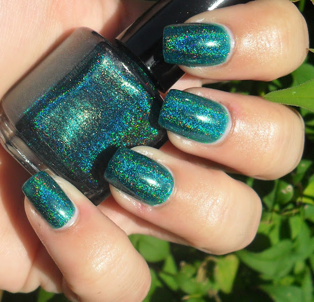 cute-tickle nails glitter gal