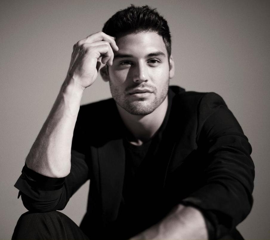 METROSEXUALISM Ryan Guzman