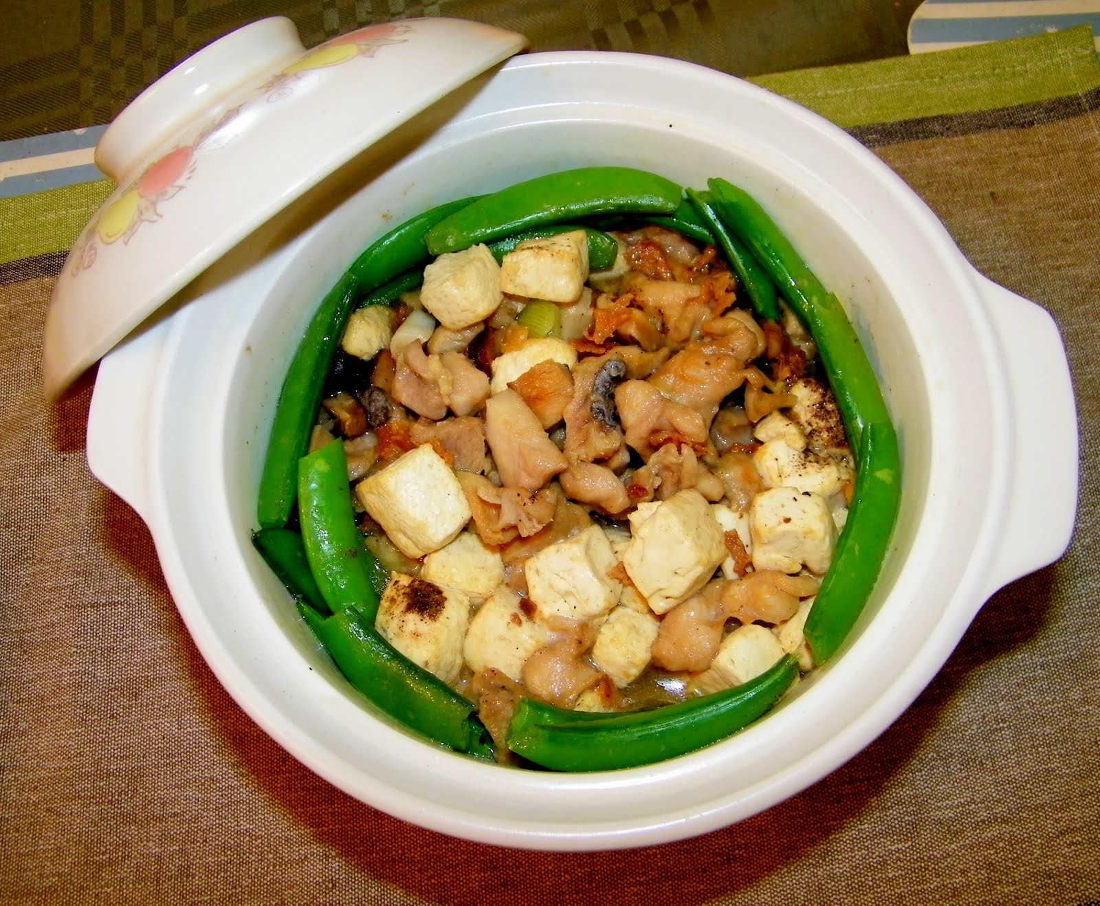 Little Bellevue Kitchen Salted Fish with Chicken & Tofu Claypot ( 咸鱼鸡粒豆腐煲)