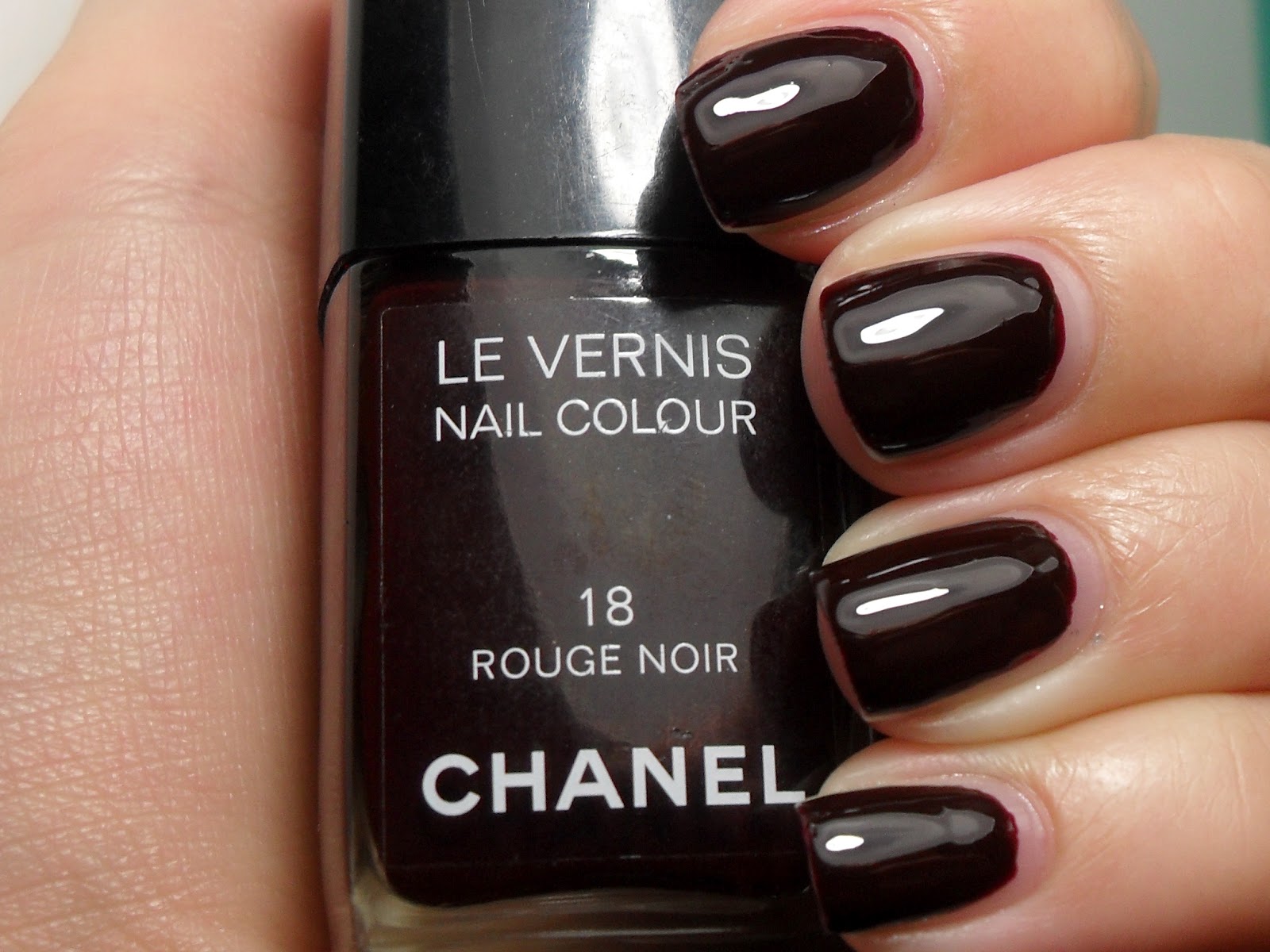 Chanel Le Vernis Longwear Nail Colour in 18 Rouge Noir - wide 9