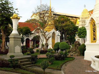 CEMENTERIO REAL WAT RATCHABOPHIT, BANGKOK. TAILANDIA