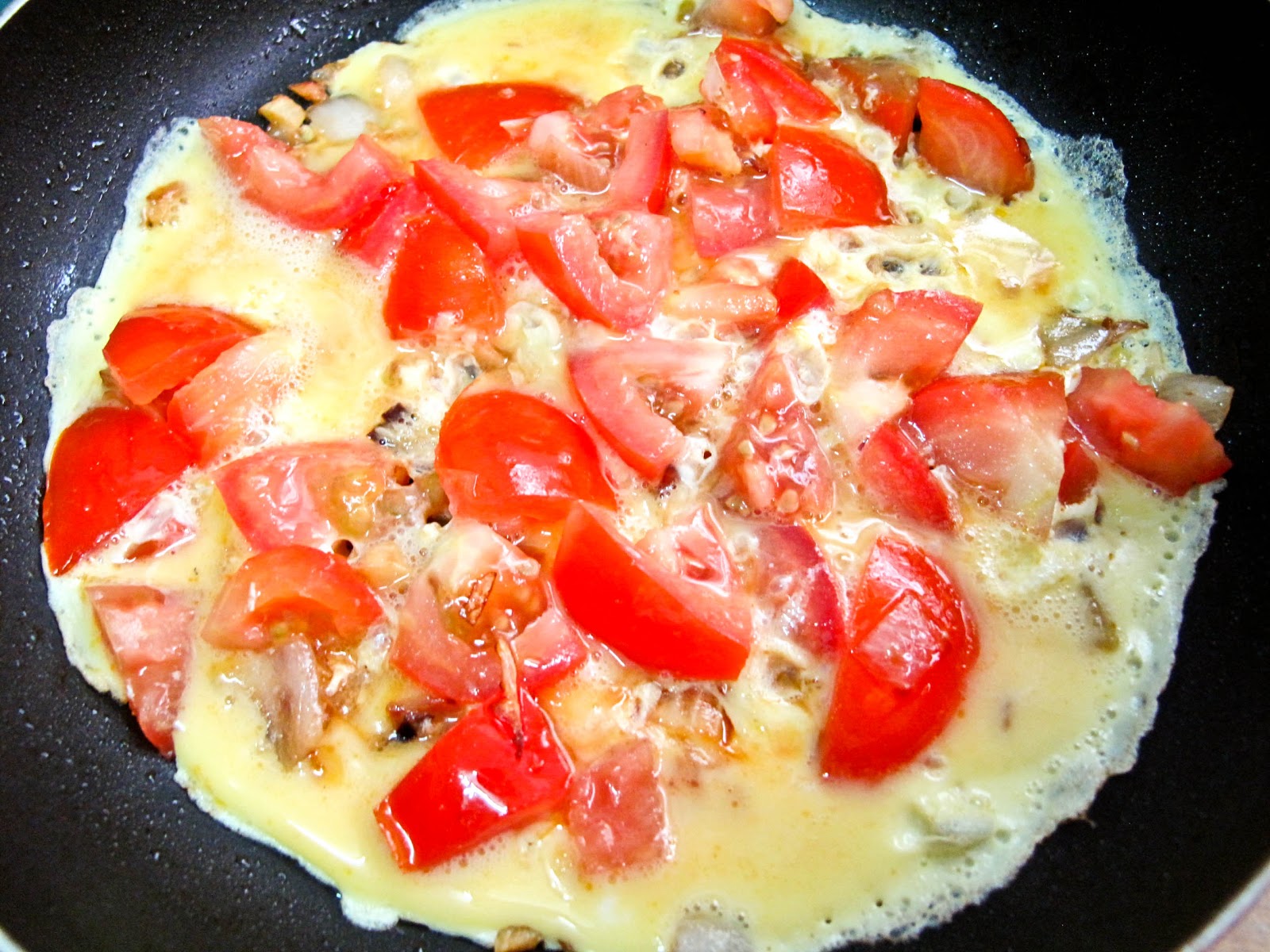 Simple Menu Quick Lunch Tomato and Onion Omelette