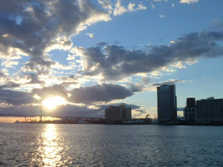 USJ天保山大橋に沈む夕陽