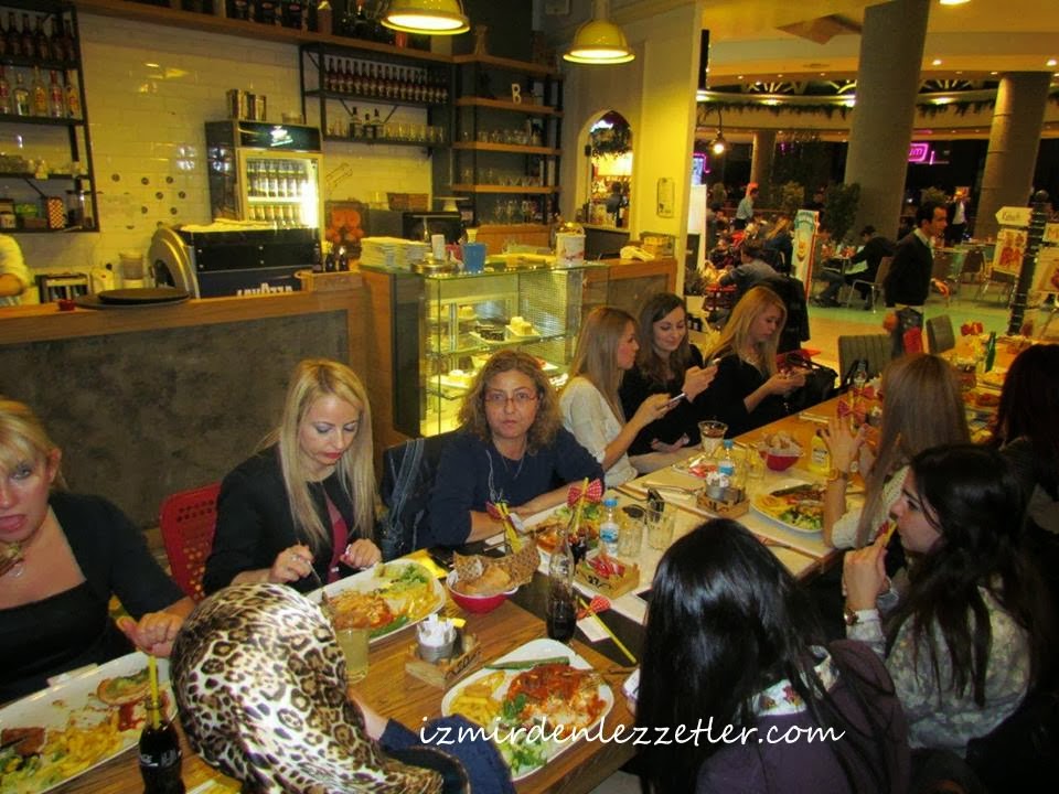 Izmir Optimum Outlet Biscuit Yeni Yil Yemegi Izmirdenlezzetler