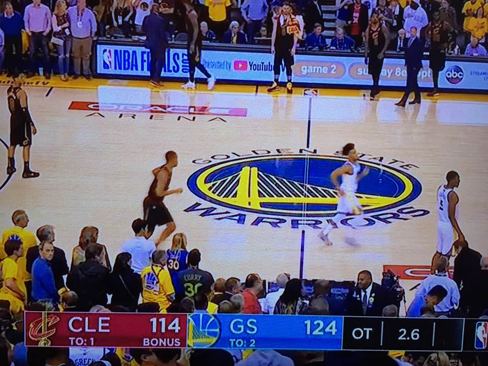 WARRIORS BEATS CAVALIERS IN GAME 1