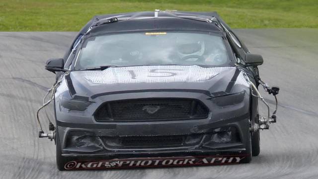 2015 Ford Mustang Goes Face First