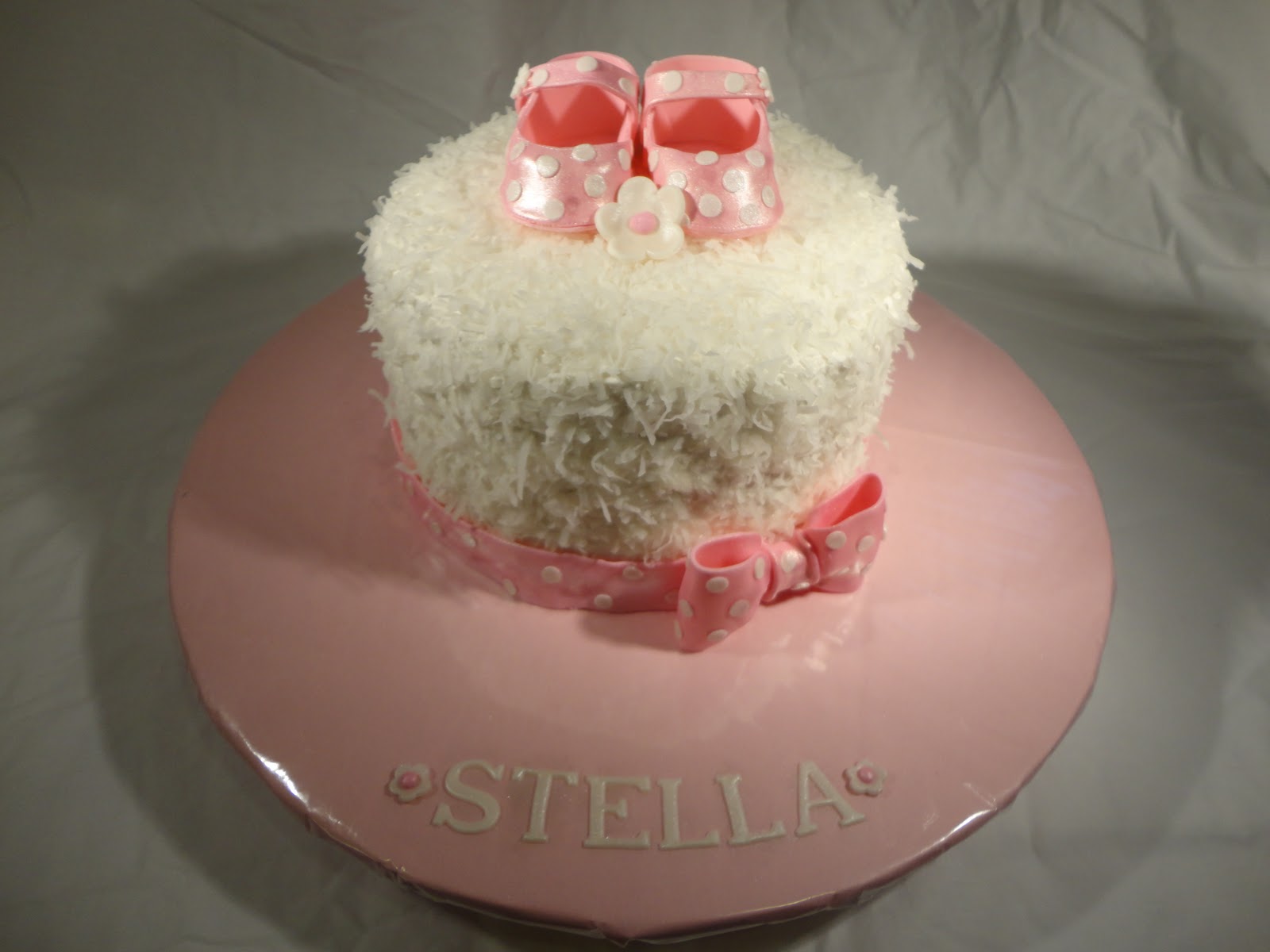 Cakes and Cookies by Andrea: Baby Bootie Cake