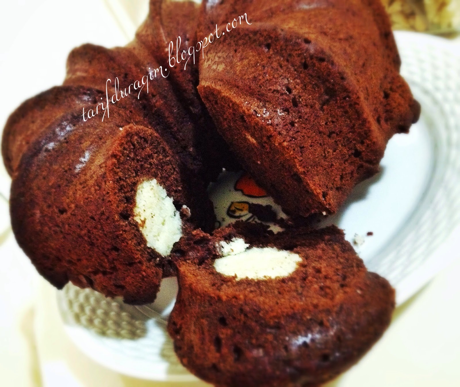 HİNDİSTAN CEVİZLİ SÜRPRİZ KEK