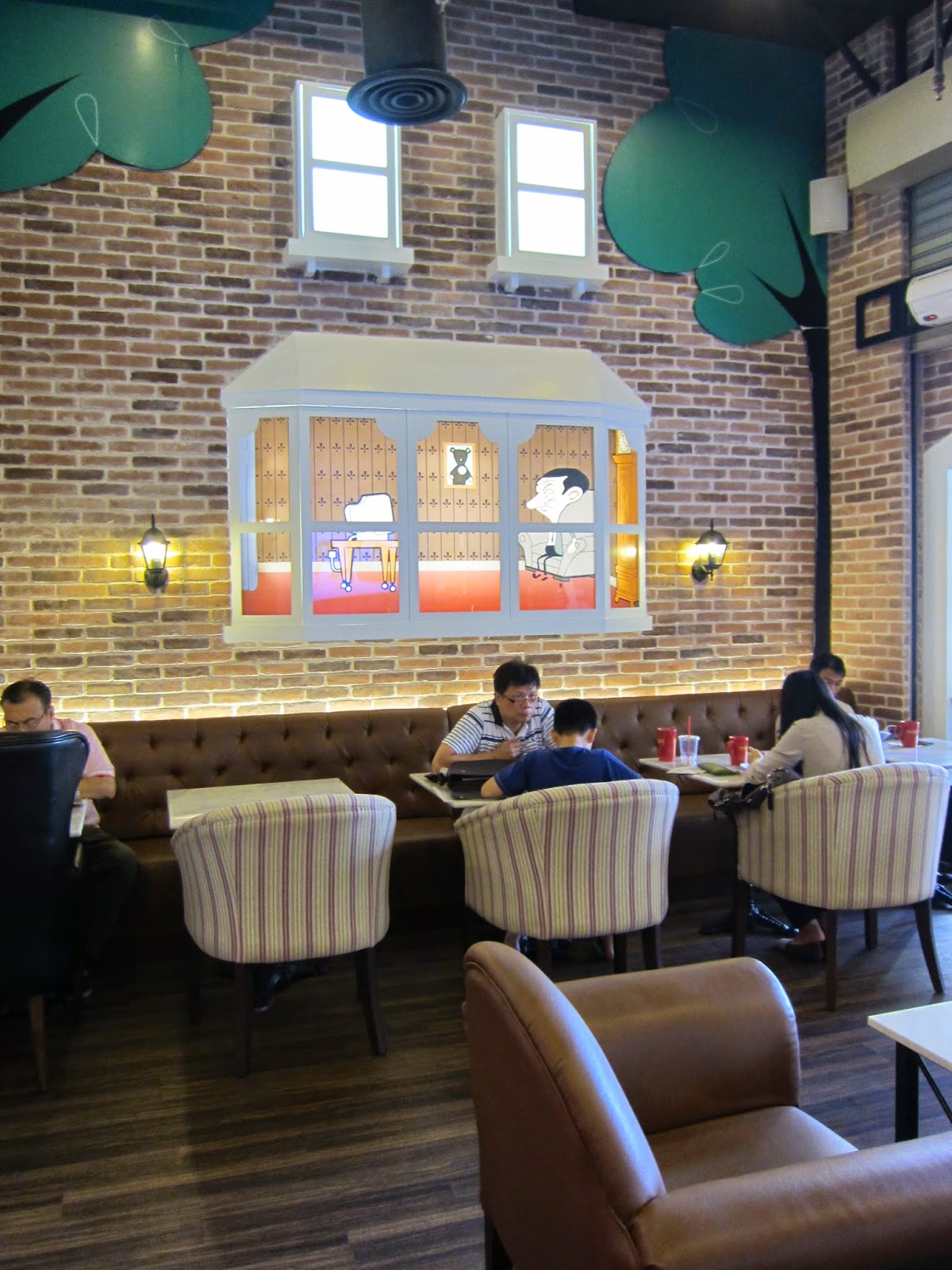 LoLoEatable Mr. Bean Coffee Shop where you can be with your favourite