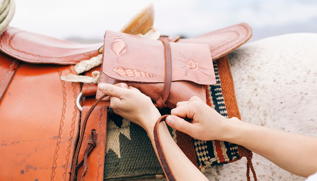 salty western, hawaii,cuir,leather,handmade,accessoires,mode, escape, taira cran,surfer girl,ranch,cowboy